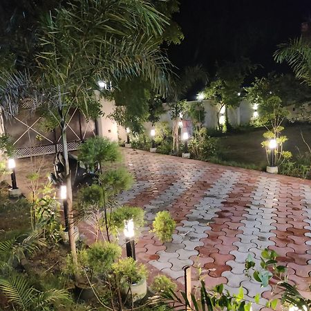 Gc Farms Villa Ayodhya Dış mekan fotoğraf